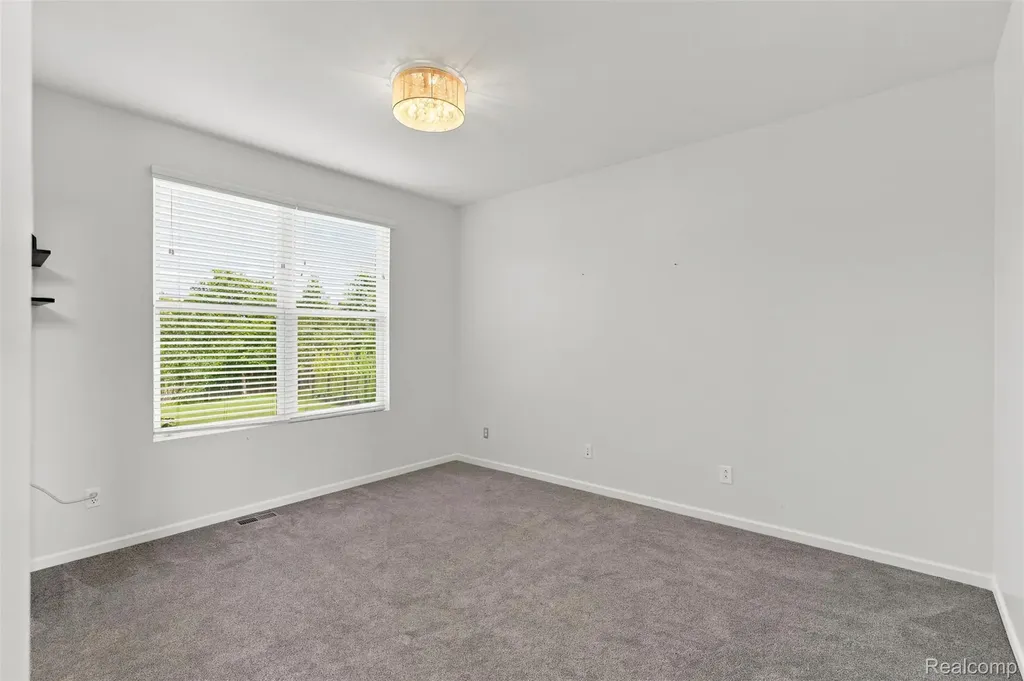 49894 Bloomsbury Lane Macomb Township MI 48044