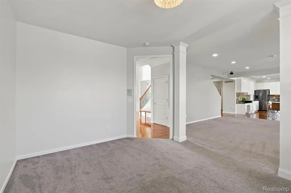 49894 Bloomsbury Lane Macomb Township MI 48044