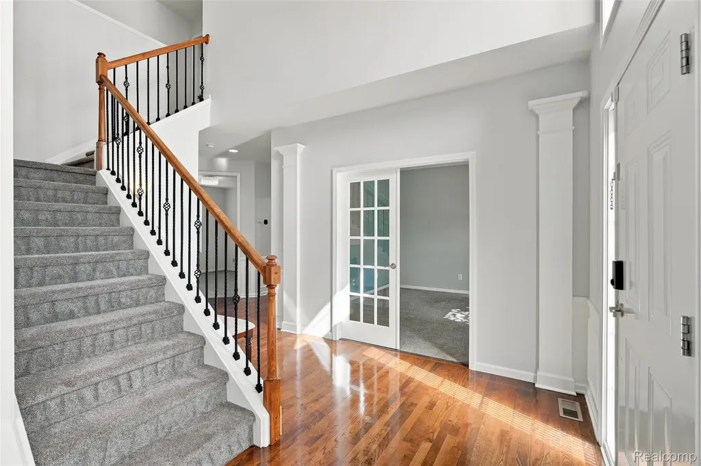 49894 Bloomsbury Lane Macomb Township MI 48044
