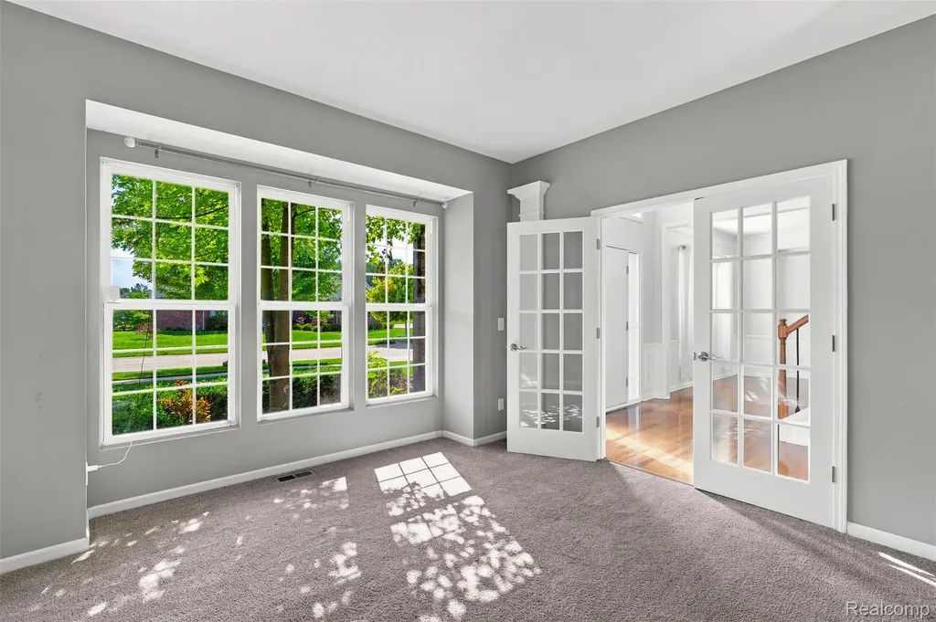 49894 Bloomsbury Lane Macomb Township MI 48044