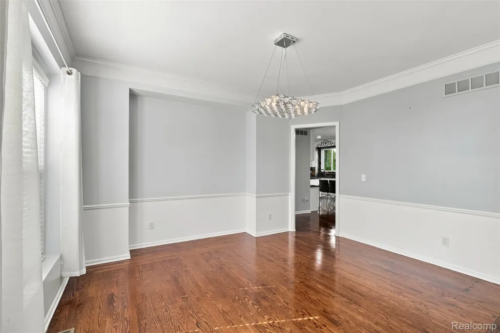 49894 Bloomsbury Lane Macomb Township MI 48044
