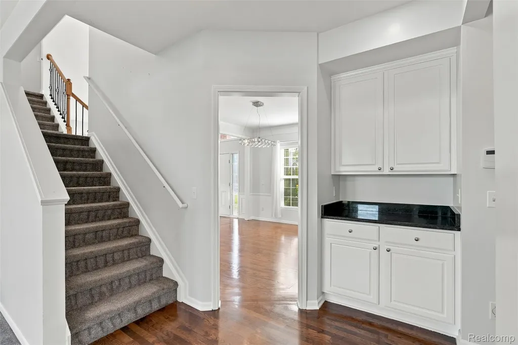 49894 Bloomsbury Lane Macomb Township MI 48044