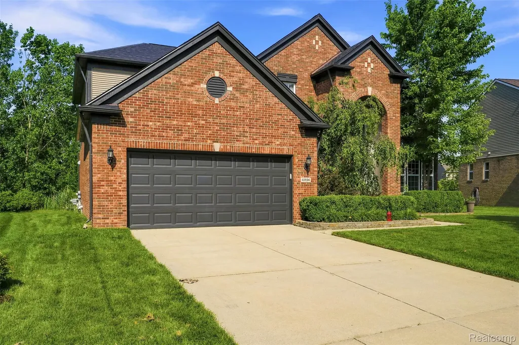 49894 Bloomsbury Lane Macomb Township MI 48044