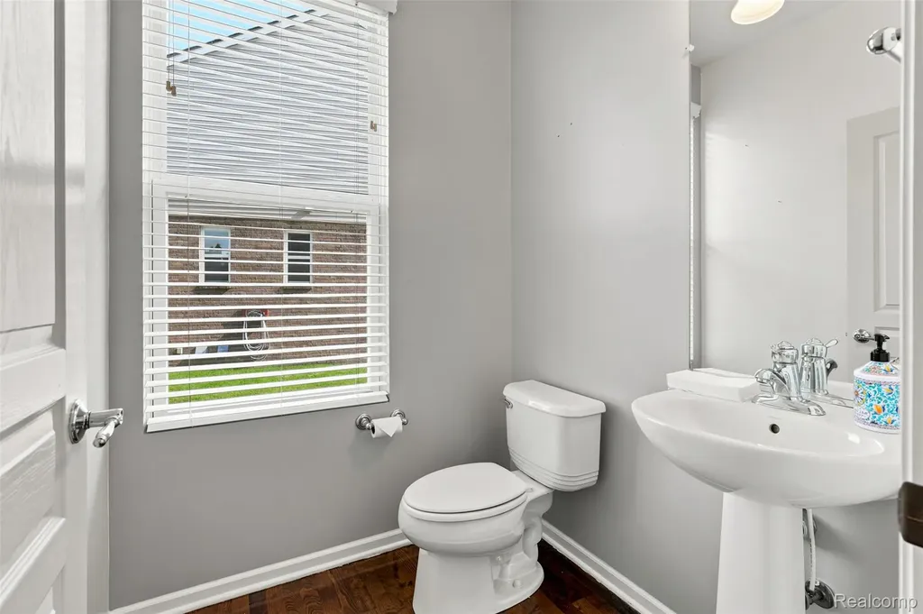 49894 Bloomsbury Lane Macomb Township MI 48044