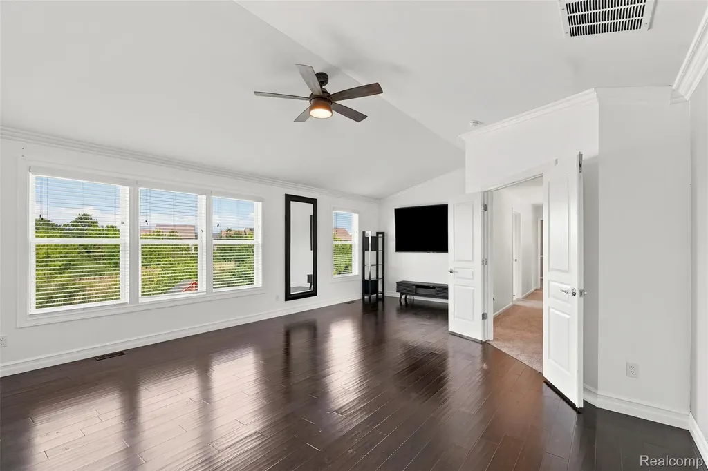 49894 Bloomsbury Lane Macomb Township MI 48044