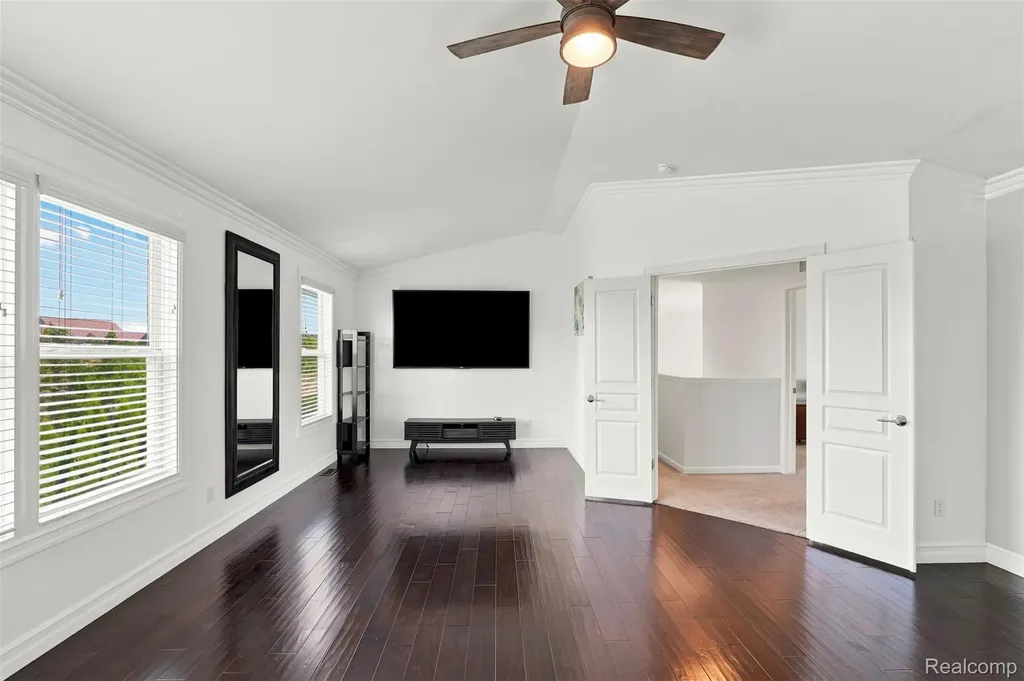 49894 Bloomsbury Lane Macomb Township MI 48044