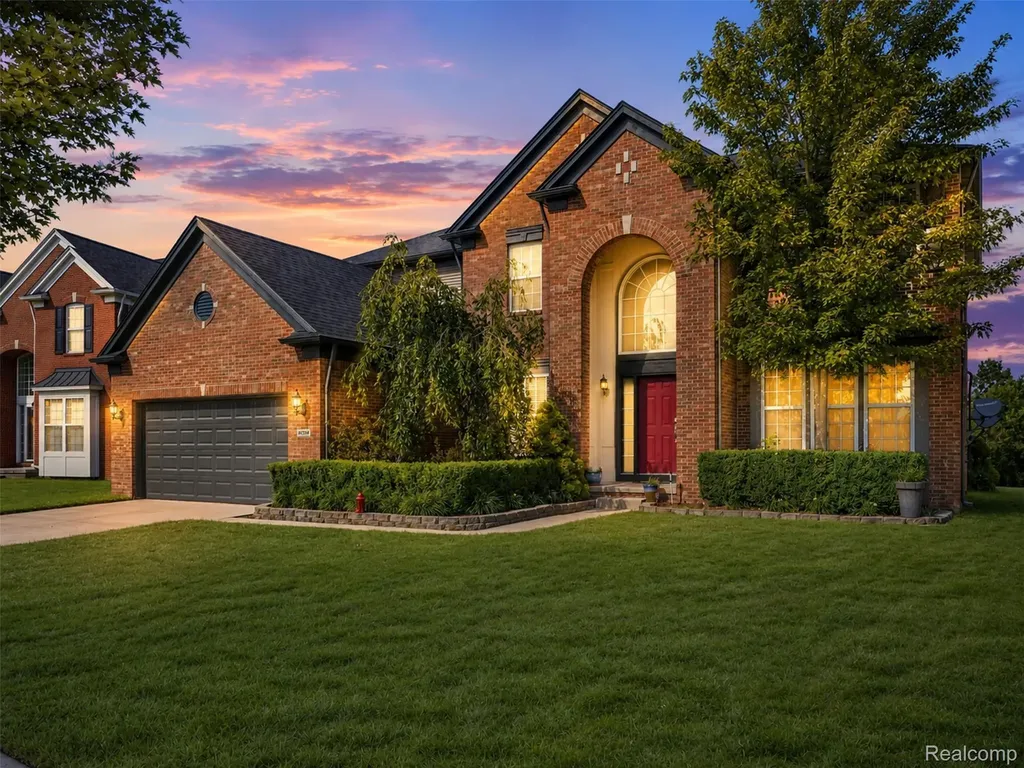 49894 Bloomsbury Lane Macomb Township MI 48044