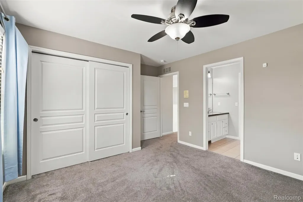 49894 Bloomsbury Lane Macomb Township MI 48044