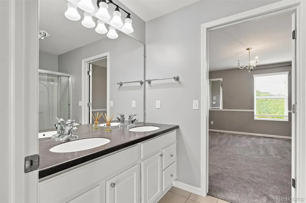 49894 Bloomsbury Lane Macomb Township MI 48044