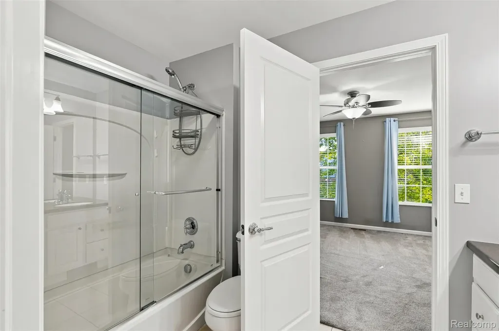 49894 Bloomsbury Lane Macomb Township MI 48044