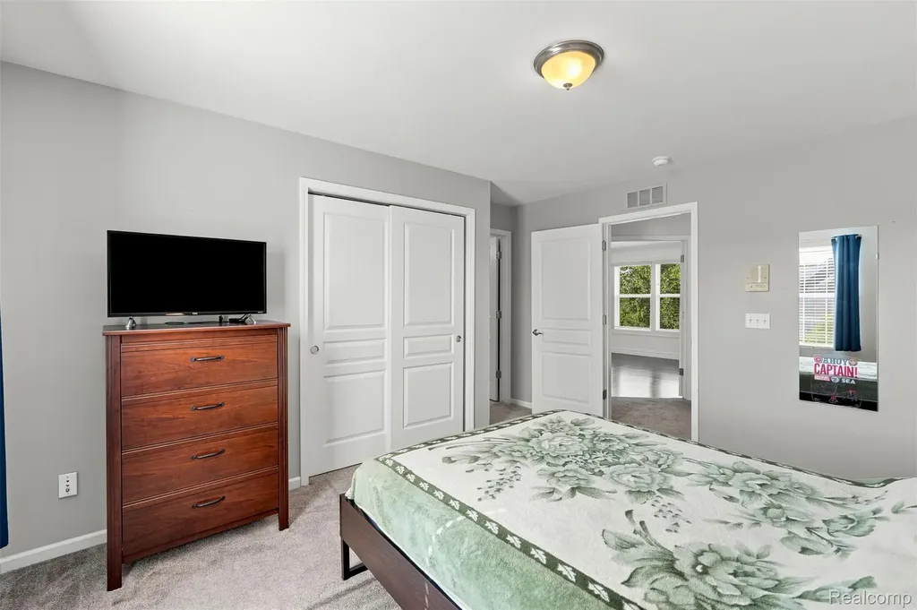 49894 Bloomsbury Lane Macomb Township MI 48044