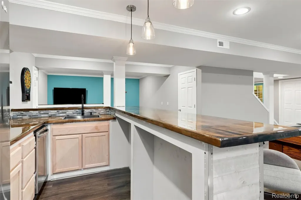 49894 Bloomsbury Lane Macomb Township MI 48044
