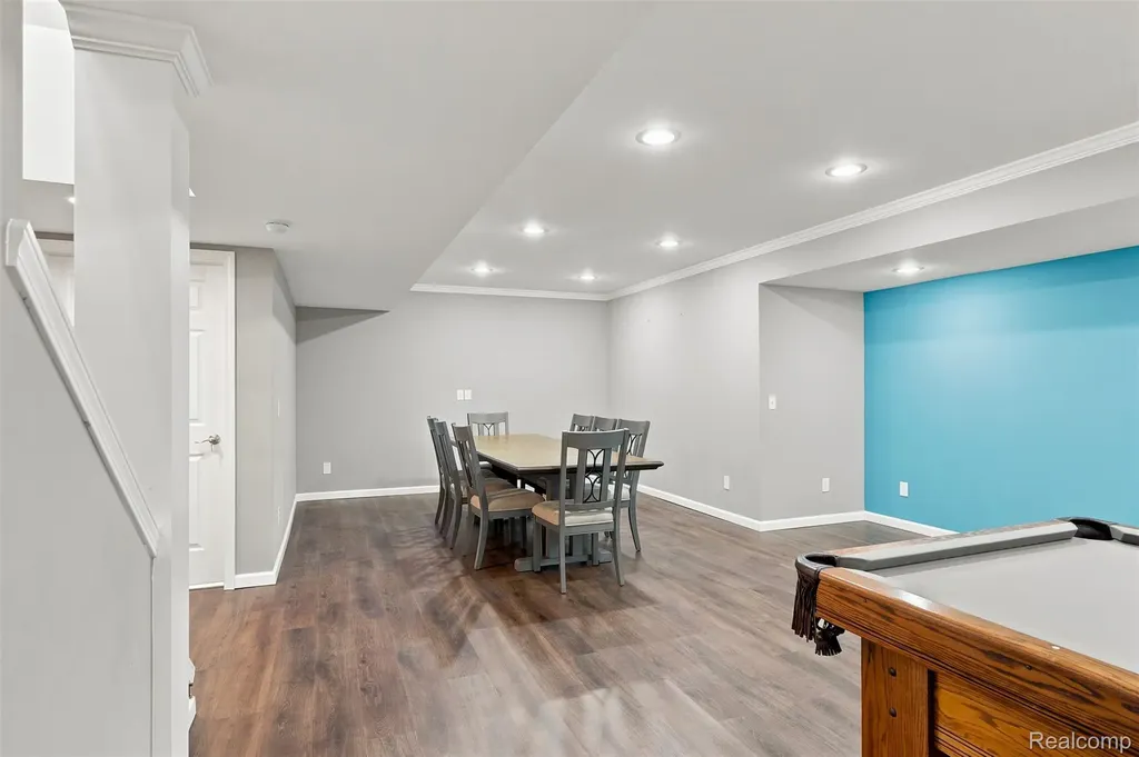 49894 Bloomsbury Lane Macomb Township MI 48044