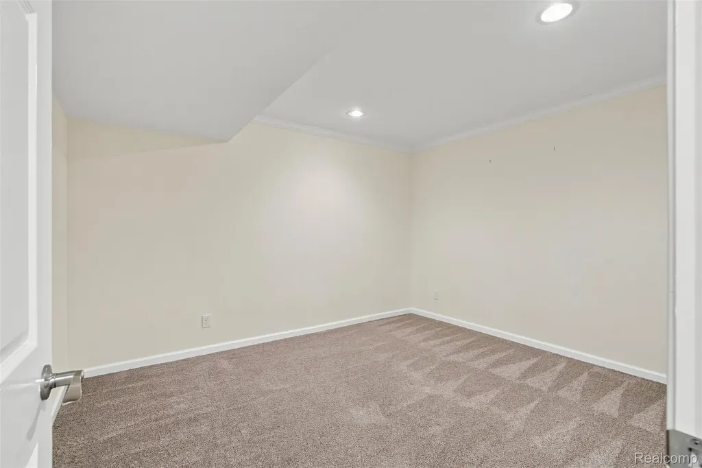 49894 Bloomsbury Lane Macomb Township MI 48044