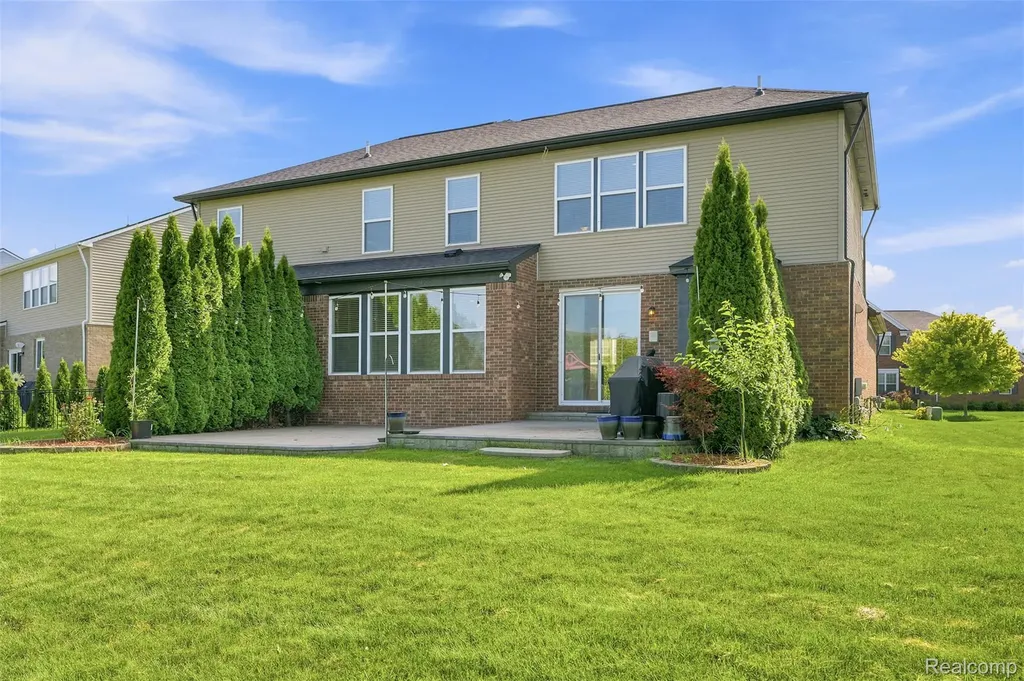 49894 Bloomsbury Lane Macomb Township MI 48044