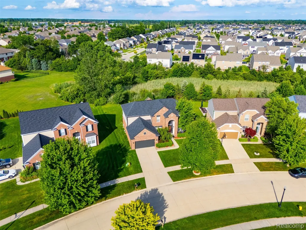 49894 Bloomsbury Lane Macomb Township MI 48044