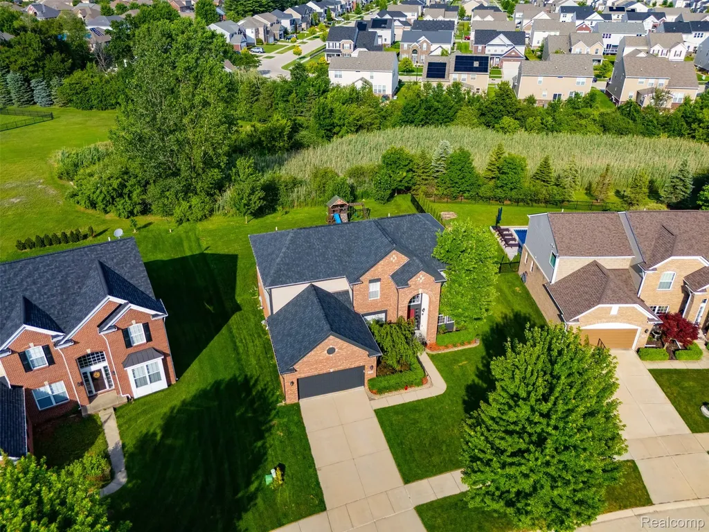 49894 Bloomsbury Lane Macomb Township MI 48044