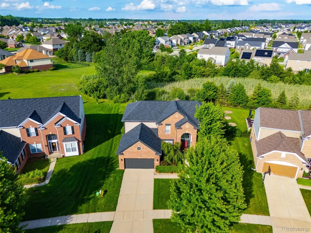 49894 Bloomsbury Lane Macomb Township MI 48044