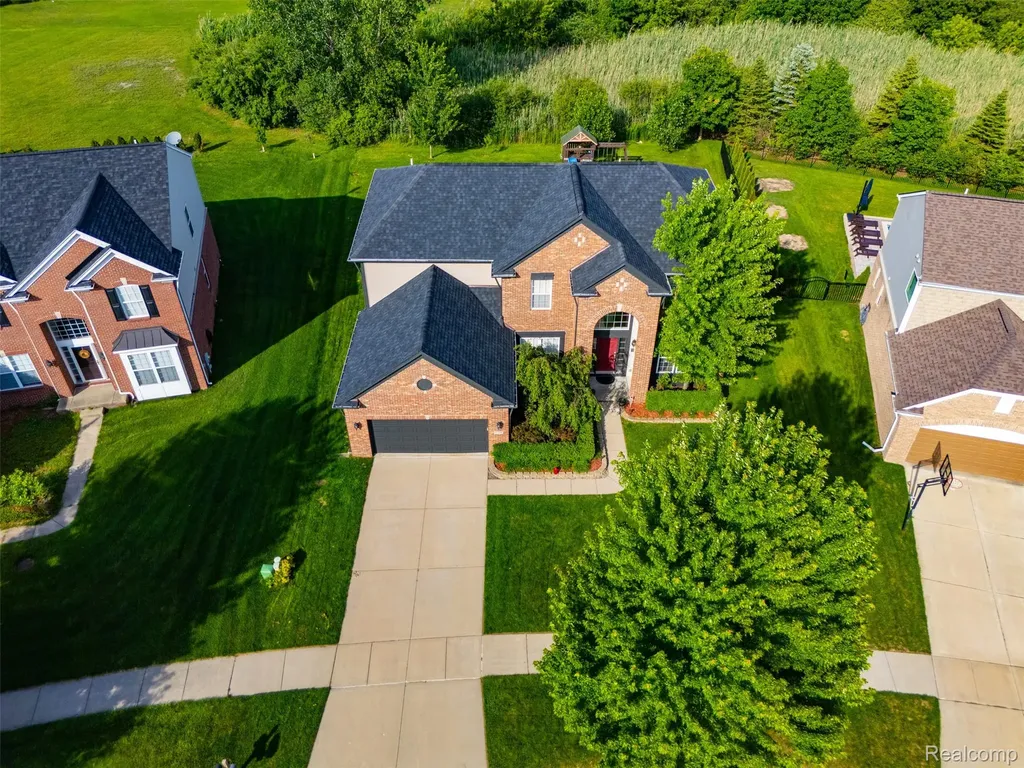49894 Bloomsbury Lane Macomb Township MI 48044