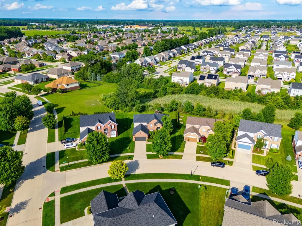 49894 Bloomsbury Lane Macomb Township MI 48044
