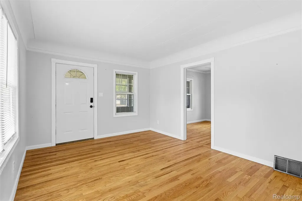 1709 Michigan Avenue Portsmouth Charter Township MI 48708