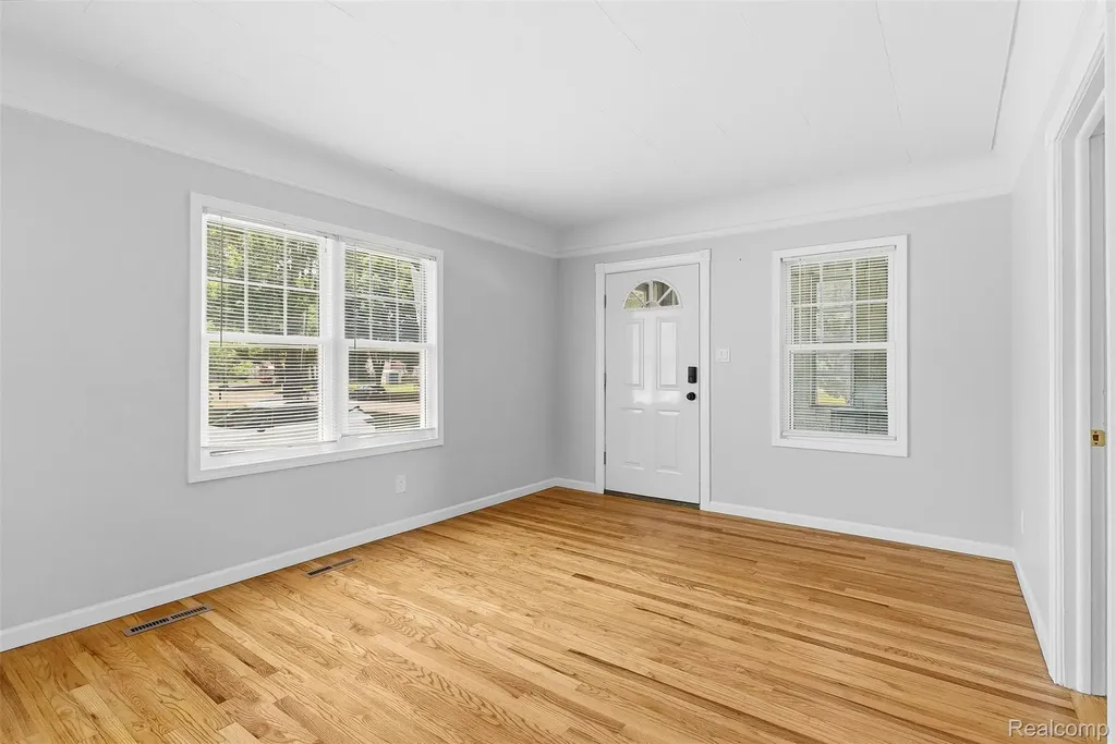 1709 Michigan Avenue Portsmouth Charter Township MI 48708