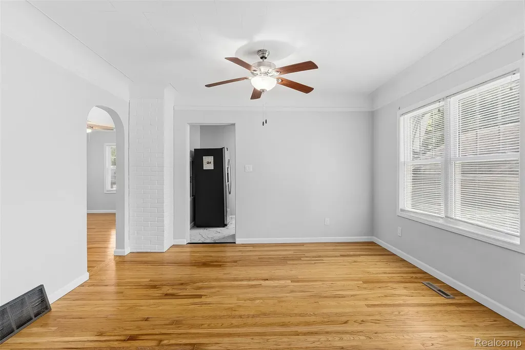 1709 Michigan Avenue Portsmouth Charter Township MI 48708