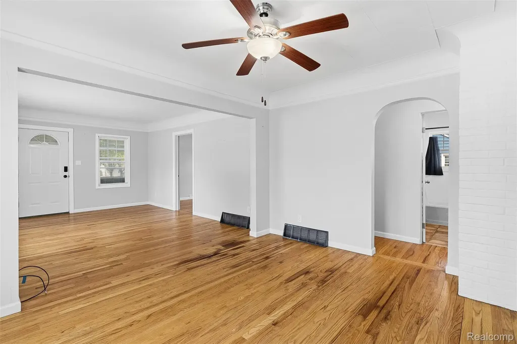 1709 Michigan Avenue Portsmouth Charter Township MI 48708