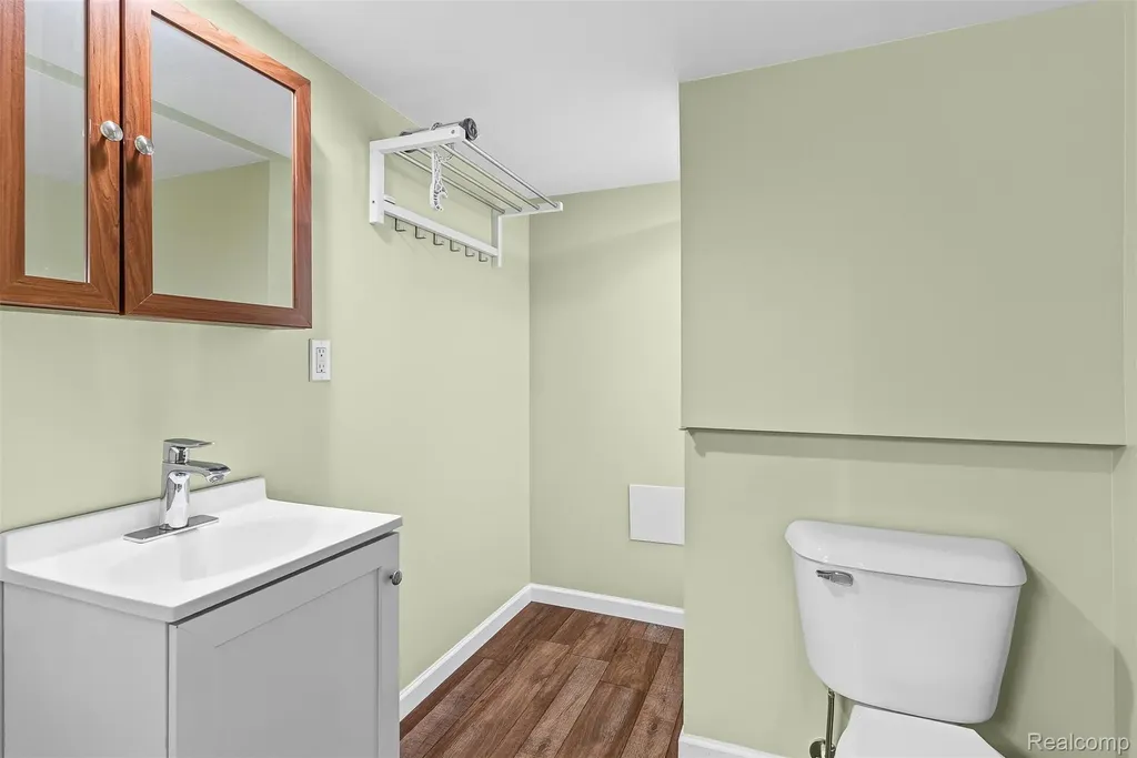 1709 Michigan Avenue Portsmouth Charter Township MI 48708