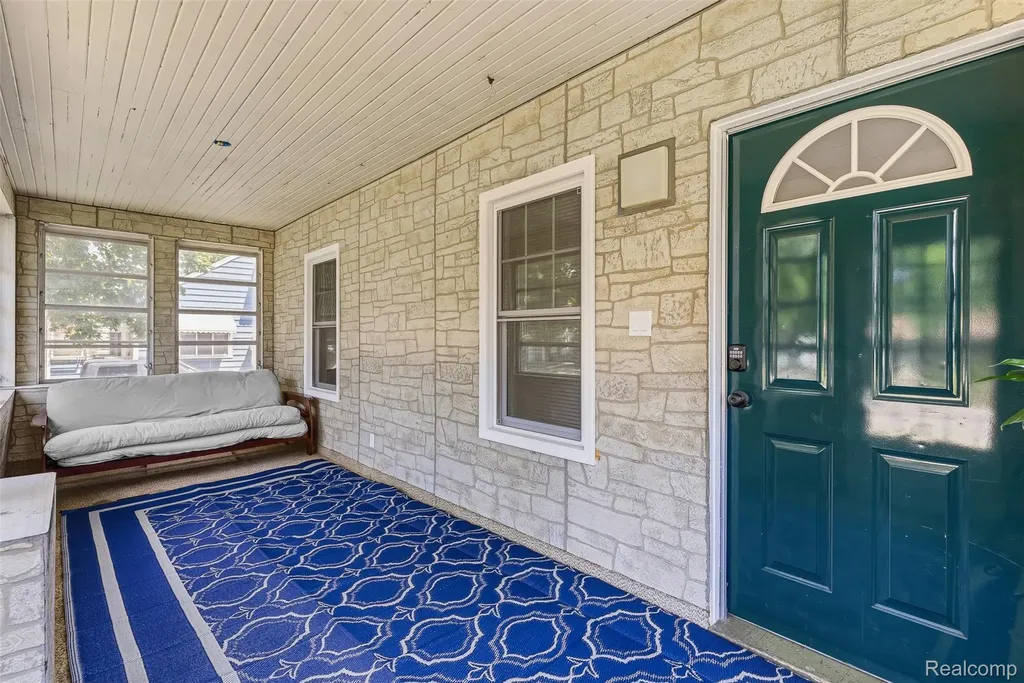 1709 Michigan Avenue Portsmouth Charter Township MI 48708
