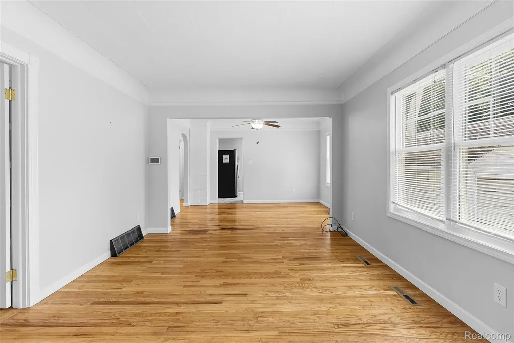 1709 Michigan Avenue Portsmouth Charter Township MI 48708