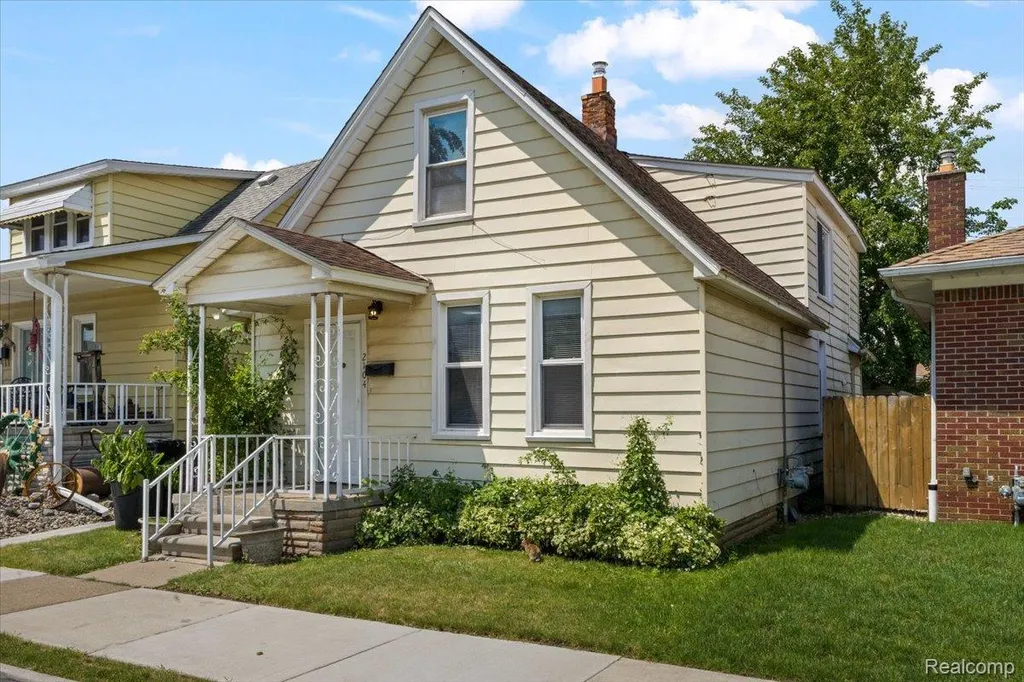 2104 11th Street Wyandotte City MI 48192