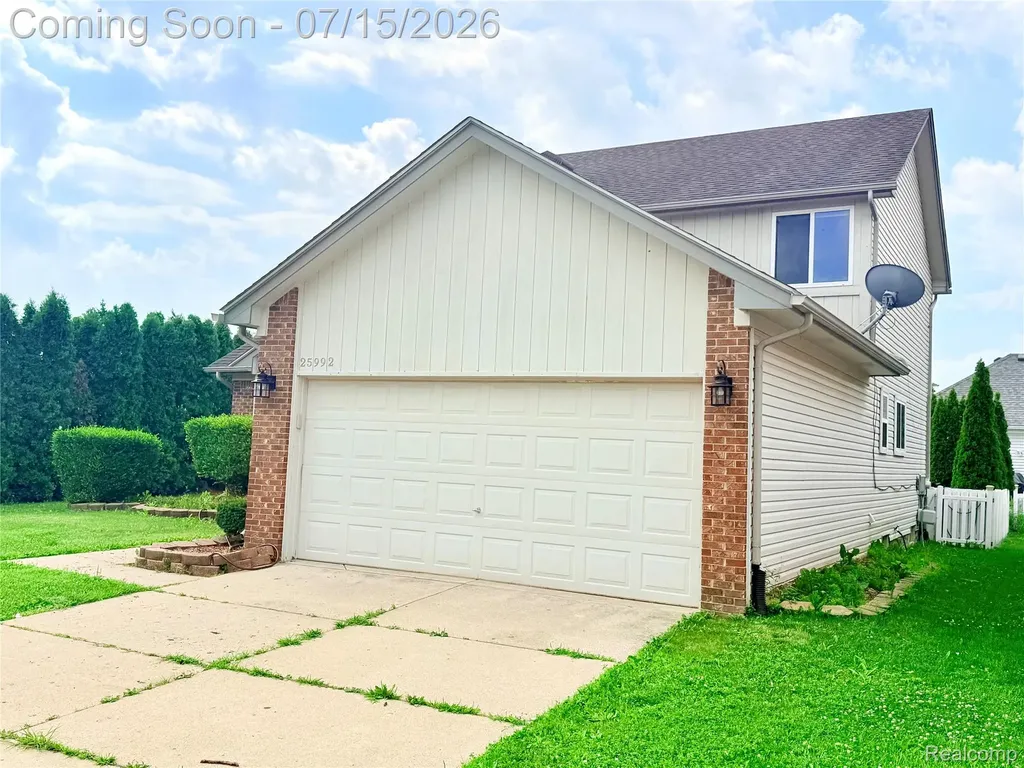25992 Briar Towne Boulevard Chesterfield Township MI 48051