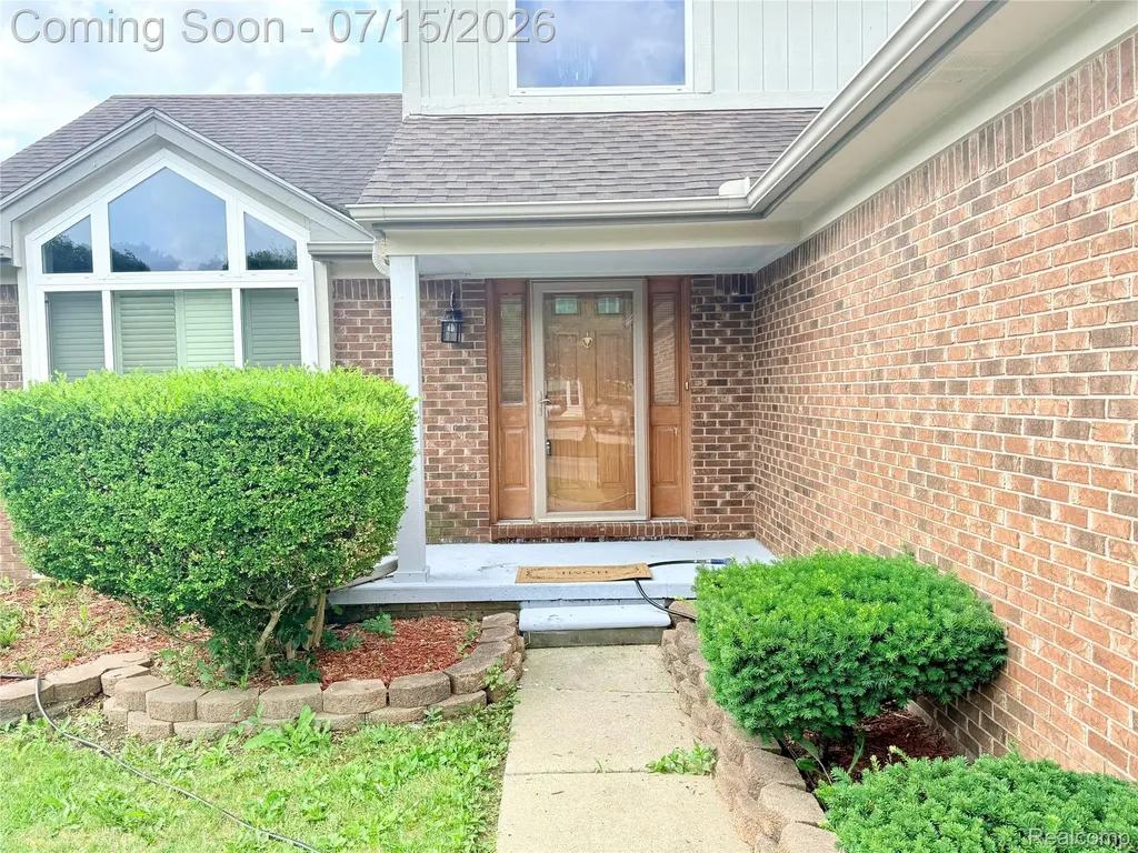 25992 Briar Towne Boulevard Chesterfield Township MI 48051