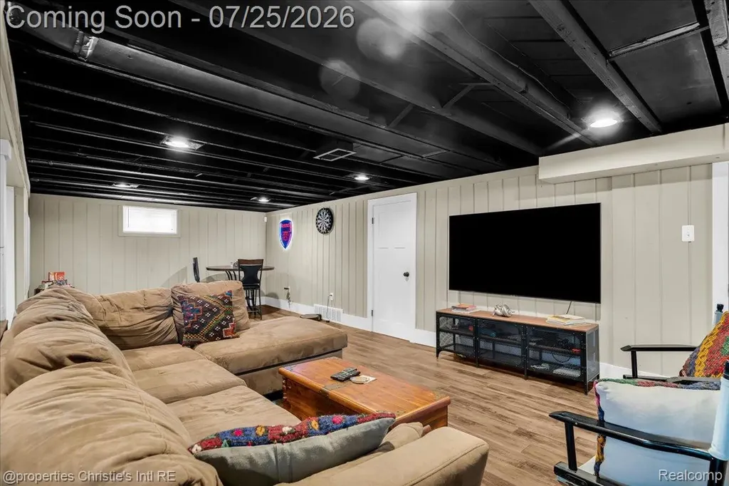 320 Laprairie Street Ferndale City MI 48220