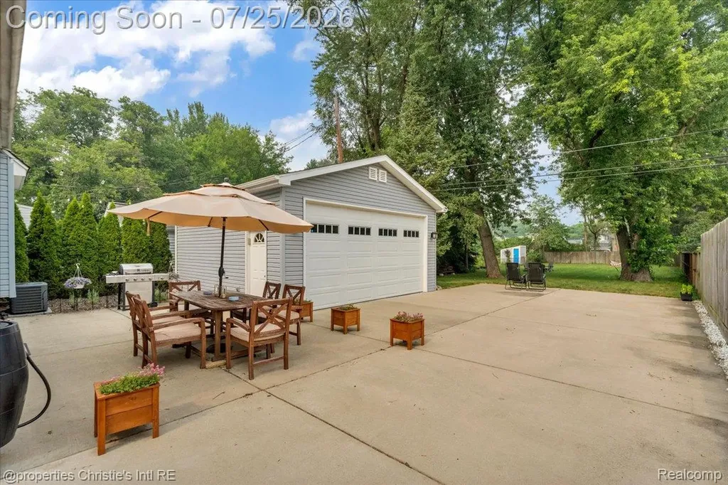 320 Laprairie Street Ferndale City MI 48220