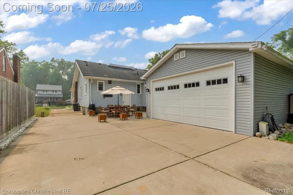 320 Laprairie Street Ferndale City MI 48220