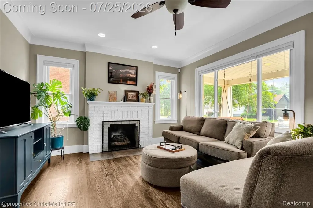 320 Laprairie Street Ferndale City MI 48220