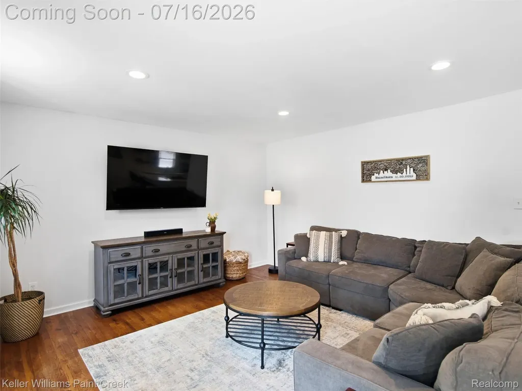 2215 N Connecticut Avenue Royal Oak City MI 48073
