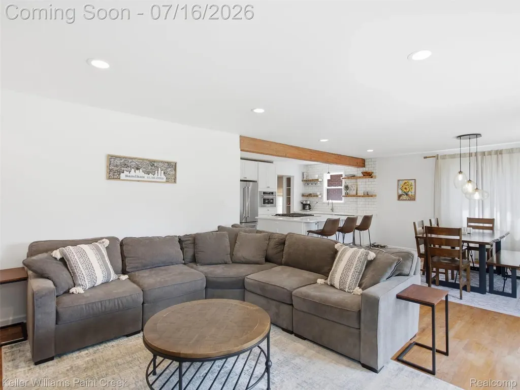 2215 N Connecticut Avenue Royal Oak City MI 48073