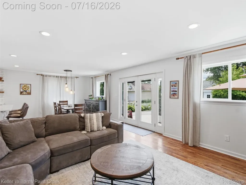2215 N Connecticut Avenue Royal Oak City MI 48073