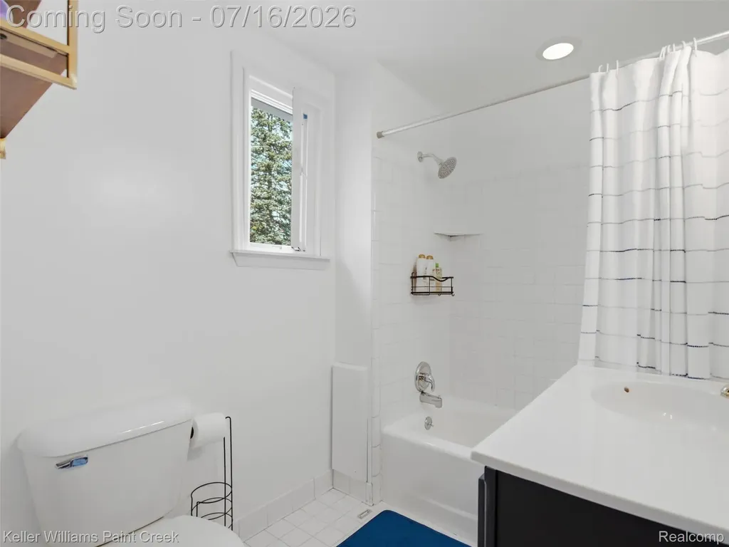 2215 N Connecticut Avenue Royal Oak City MI 48073