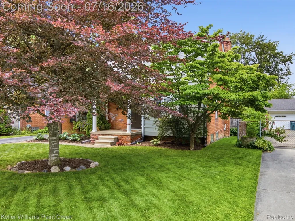 2215 N Connecticut Avenue Royal Oak City MI 48073