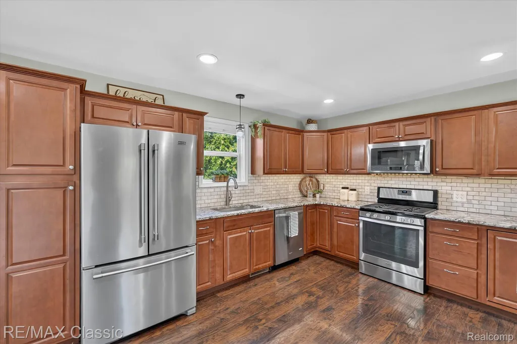 3205 N Milford Road Highland Charter Township MI 48357