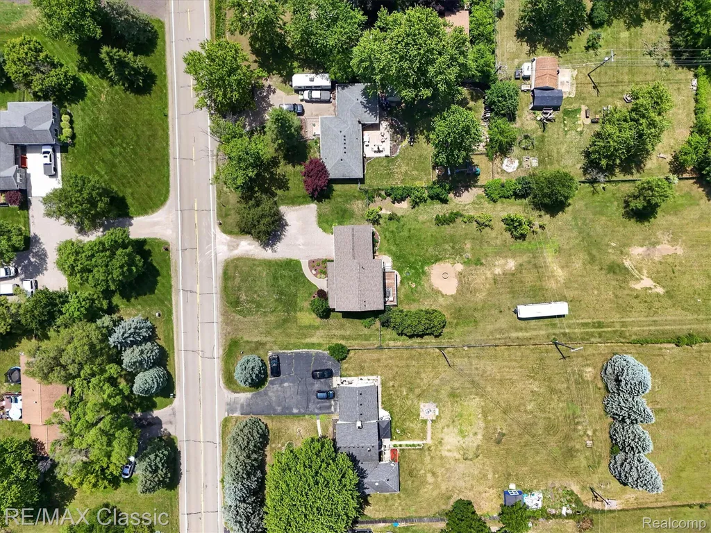 3205 N Milford Road Highland Charter Township MI 48357