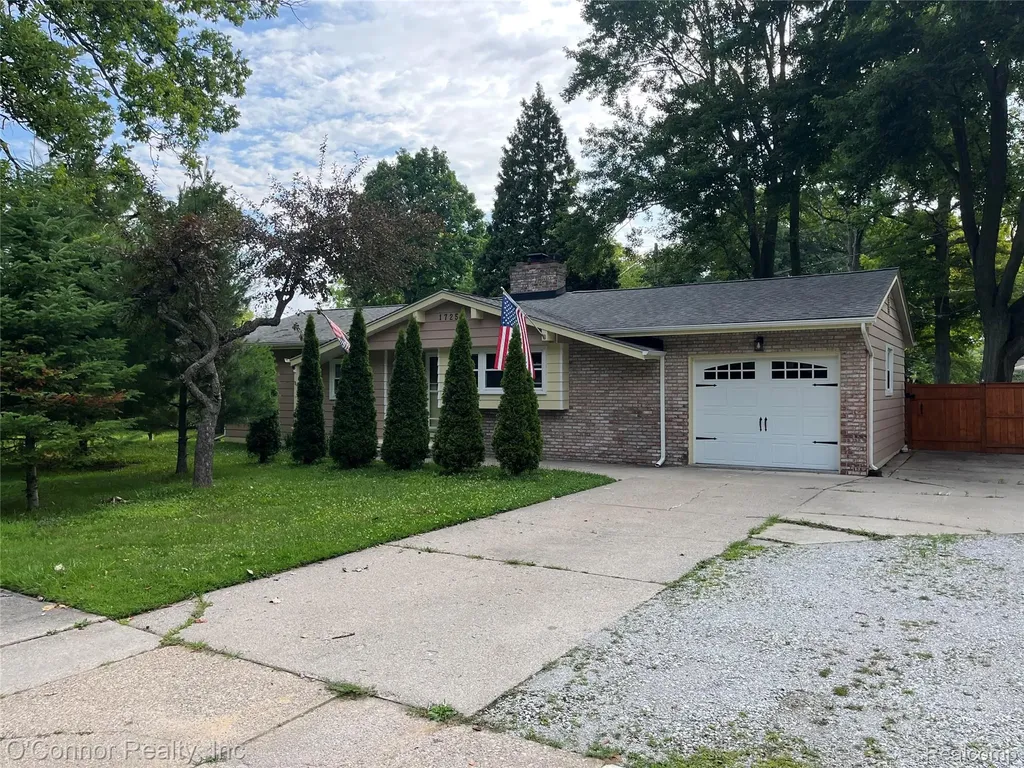 1725 Minnesota Avenue Marysville City MI 48040