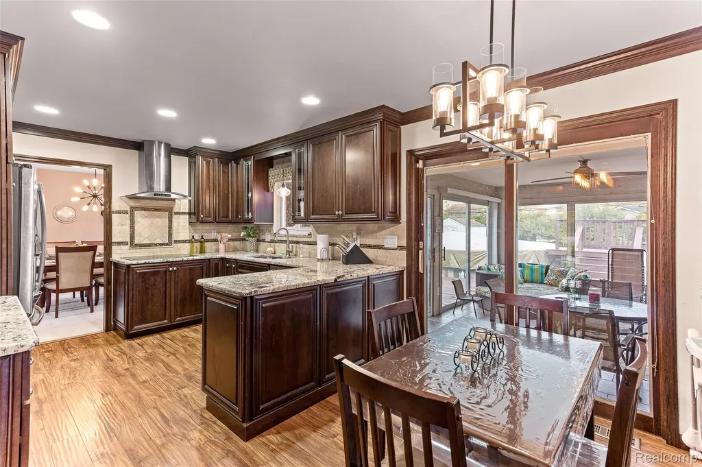 16515 Festian Drive Clinton Charter Township MI 48035