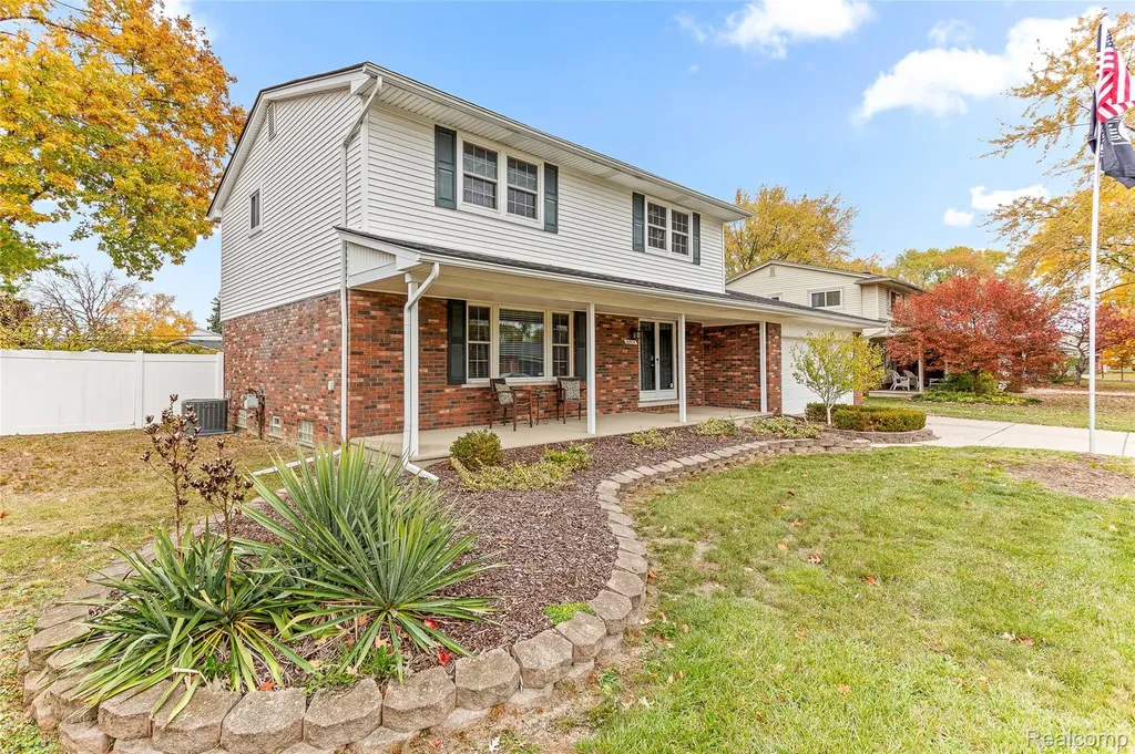 16515 Festian Drive Clinton Charter Township MI 48035
