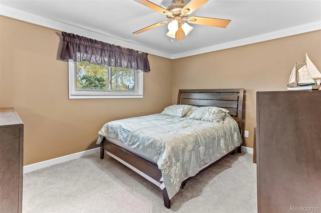 16515 Festian Drive Clinton Charter Township MI 48035