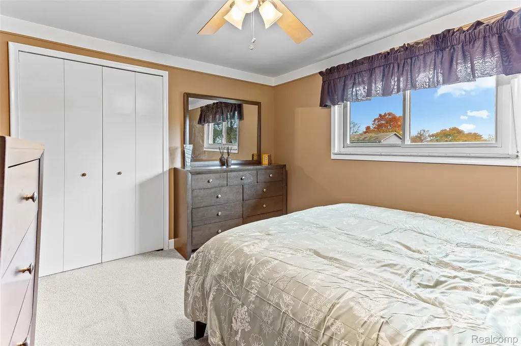 16515 Festian Drive Clinton Charter Township MI 48035